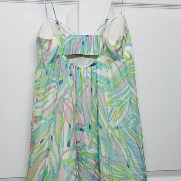 Lily Pulitzer size 2 - excellent condition. Smoke free home. - Picture 2 of 2